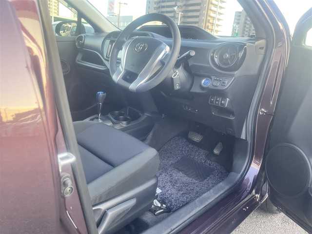 トヨタ アクア S 島根県 2016(平28)年 5.7万km ディープアメジストマイカメタリック 純正SDナビ　/地デジ/Ｂｌｕｅｔｏｏｔｈ　/バックカメラ　/ドライブレコーダー　/ＥＴＣ　/レーンアシスト　/プリクラッシュセーフティー　/オートハイビーム/ライト　/スマートキー/プッシュスタート/純正フロアマット　/社外15インチアルミホイール