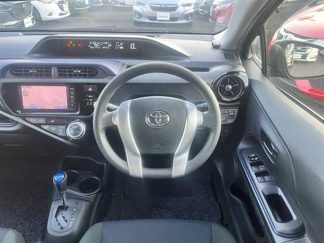 トヨタ アクア S 島根県 2016(平28)年 5.7万km ディープアメジストマイカメタリック 純正SDナビ　/地デジ/Ｂｌｕｅｔｏｏｔｈ　/バックカメラ　/ドライブレコーダー　/ＥＴＣ　/レーンアシスト　/プリクラッシュセーフティー　/オートハイビーム/ライト　/スマートキー/プッシュスタート/純正フロアマット　/社外15インチアルミホイール