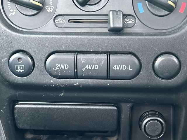 スズキ ジムニー XG 道北・旭川 2016(平28)年 5.1万km シルキーシルバーメタリック /ワンオーナー//4WD//ターボ//社外オーディオ//CD/USB/AUX//純正フロアマット//キーレスキー//背面タイヤ//保証書//取扱説明書//ヘッドライトレベライザー//ABS