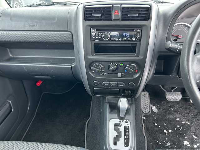 スズキ ジムニー XG 道北・旭川 2016(平28)年 5.1万km シルキーシルバーメタリック /ワンオーナー//4WD//ターボ//社外オーディオ//CD/USB/AUX//純正フロアマット//キーレスキー//背面タイヤ//保証書//取扱説明書//ヘッドライトレベライザー//ABS