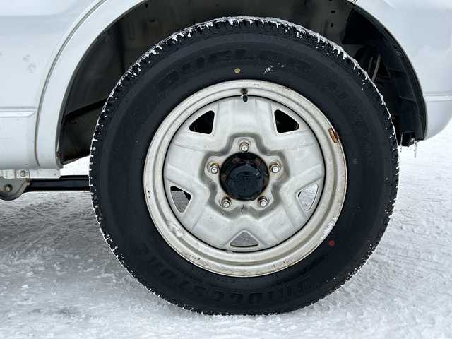 スズキ ジムニー XG 道北・旭川 2016(平28)年 5.1万km シルキーシルバーメタリック /ワンオーナー//4WD//ターボ//社外オーディオ//CD/USB/AUX//純正フロアマット//キーレスキー//背面タイヤ//保証書//取扱説明書//ヘッドライトレベライザー//ABS