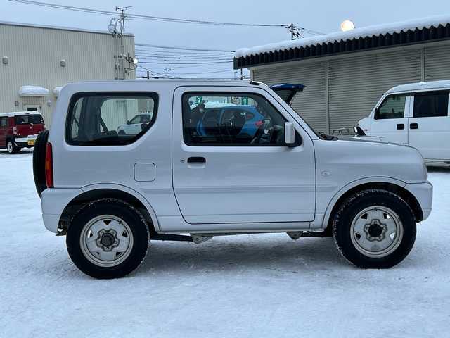 スズキ ジムニー XG 道北・旭川 2016(平28)年 5.1万km シルキーシルバーメタリック /ワンオーナー//4WD//ターボ//社外オーディオ//CD/USB/AUX//純正フロアマット//キーレスキー//背面タイヤ//保証書//取扱説明書//ヘッドライトレベライザー//ABS