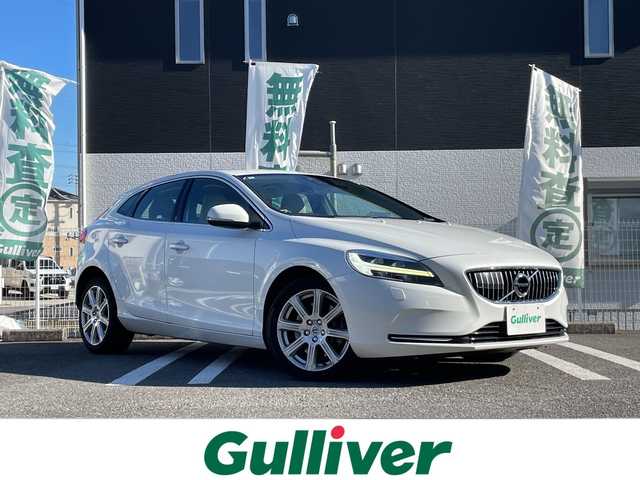 ボルボ Ｖ４０ D4 インスクリプション 三重県 2018(平30)年 18.1万km クリスタルホワイトP 登録時180445km/ハーマンカードン/白レザーシート/純正ナビ/（AM/FM/TV/Bluetooth）/ワンセグTV/バックカメラ/ETC/ステアリングスイッチ/パドルシフト/クルーズコントロール/オートライト/シートメモリー/パワーシート/シートヒーター/衝突軽減システム/BSM/コーナーセンサー/レーンキープアシスト/純正フロアマット/スペアキー/プッシュスタート
