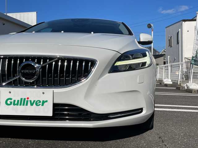 ボルボ Ｖ４０ D4 インスクリプション 三重県 2018(平30)年 18.1万km クリスタルホワイトP 登録時180445km/ハーマンカードン/白レザーシート/純正ナビ/（AM/FM/TV/Bluetooth）/ワンセグTV/バックカメラ/ETC/ステアリングスイッチ/パドルシフト/クルーズコントロール/オートライト/シートメモリー/パワーシート/シートヒーター/衝突軽減システム/BSM/コーナーセンサー/レーンキープアシスト/純正フロアマット/スペアキー/プッシュスタート