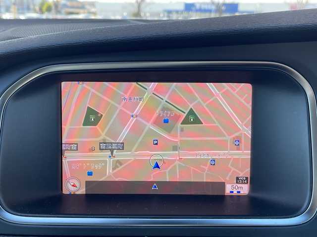 ボルボ Ｖ４０ D4 インスクリプション 三重県 2018(平30)年 18.1万km クリスタルホワイトP 登録時180445km/ハーマンカードン/白レザーシート/純正ナビ/（AM/FM/TV/Bluetooth）/ワンセグTV/バックカメラ/ETC/ステアリングスイッチ/パドルシフト/クルーズコントロール/オートライト/シートメモリー/パワーシート/シートヒーター/衝突軽減システム/BSM/コーナーセンサー/レーンキープアシスト/純正フロアマット/スペアキー/プッシュスタート