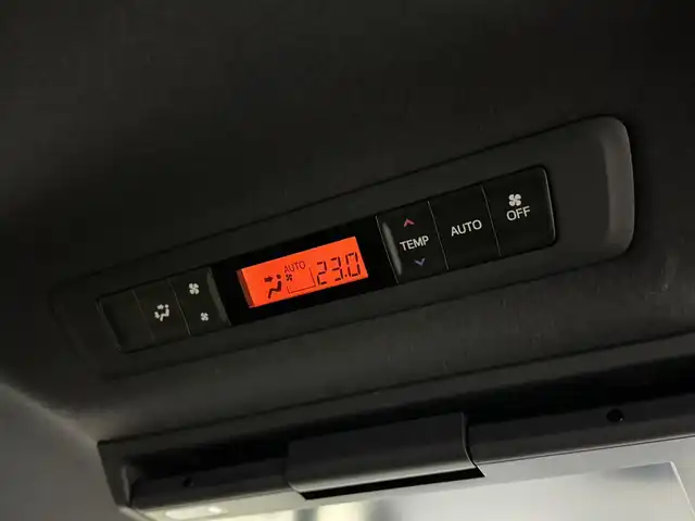 トヨタ ヴォクシー ハイブリッド ZS 煌Ⅱ 三重県 2020(令2)年 4.1万km イナズマスパーキングブラックガラスフレーク ハイブリッド/FF/インパネCVT/純正 10インチナビ NSZN-Z68T/（AM/FM/CD/DVD/SD/SDREC/TV/Bluetooth）/バックカメラ/両側パワースライドドア/ドライブレコーダー 全方位/ビルトイン ETC2.0/モデリスタ シグネチャーイルミブレード（LED）/Toyota Safety Sense/・プリクラッシュセーフティ［PCS］/・レーンディパーチャーアラート［LDA］/・オートハイビーム［AHB］/・クリアランスソナー/・パーキングサポートブレーキ［PKSB］（静止物）/・先行車発進告知機能/装備/・【OP】寒冷地仕様（ウインドシールドデアイサー/高濃度LLC/フロントドアガラス＆ドアミラー撥水加工/PTCヒーターなど）/・快適温熱シート（D/N）/・クルーズコントロール/・左右・後席独立オートエアコン/・オートライト/・LED ヘッドランプ＋フロントフォグランプ/・プッシュスタート/・充電用USBジャックx2/・ステアリングスイッチ/・社外15inAW/・保/取/後席モニター取