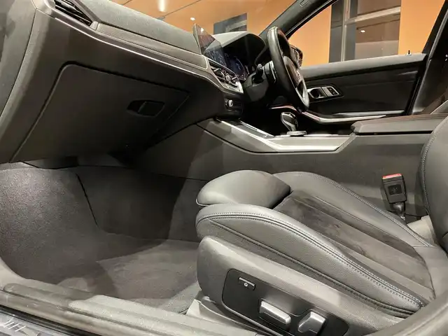 ＢＭＷ ３２０ｄ xDrive Mスポーツ 道央・札幌 2019(令1)年 4.2万km ミネラルグレー メタリックペイント/パーキングアシストプラス/OP19インチアロイホイール/ドライビングアシストプロフェッショナル/アダプティブLEDヘッドライト/ハイビームアシスト/純正HDDナビ/USB/BT/360°カメラ/PDC/パーキングアシスト/ハーフレザーシート/シートヒーター/ワイヤレスチャージング