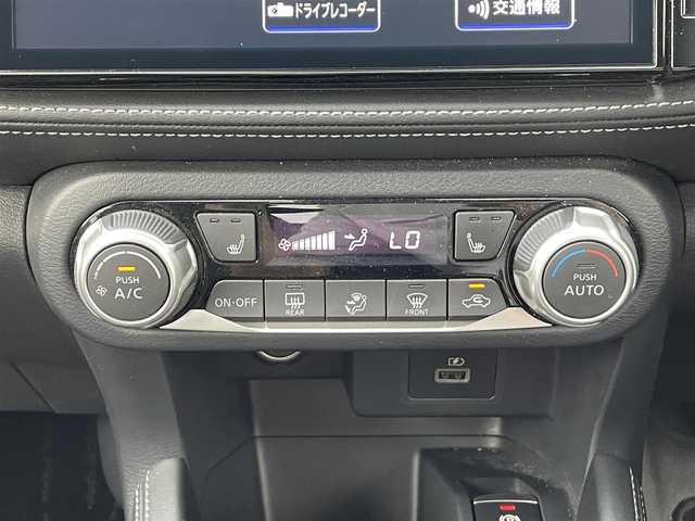 日産 キックス X 愛知県 2024(令6)年 0.9万km ブリリアントホワイトパール ・ワンオーナー/・AWINフルエアロ/・純正SDメモリーナビ/・全方位カメラ/・フルセグTV/・CD/DVD再生/・ETC/・ミュージックサーバー（SD録音）/・Bluetooth接続/・合成皮革シート/・シートヒーター（D/N）/・純正2wayフロアマット/・純正17インチアルミホイール/・アダプティブクルーズコントロール/・LEDヘッドライト/・コーナーセンサー/・横滑り防止装置/・衝突軽減ブレーキ/・レーンキープアシスト/・電動パーキングブレーキ/・ブレーキホールド/・ドライブレコーダー（前後）/・充電用USBポート（2個）/・プロパイロット/・スマートキー/・プッシュスタート