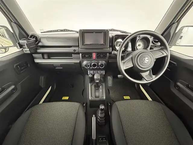 スズキ ジムニー XL 道央・札幌 2022(令4)年 2万km シフォンアイボリーM ・４WD/・寒冷地仕様/・純正SDナビ/・CD/DVD/SD/BT/・フルセグTV/・コーナーセンサー/・横滑り防止装置/・アイドリングストップ/・D+N席シートヒーター/・ハロゲンヘッドライト/・オートライト/・純正フロアマット/・プッシュスタート/・スマートキー/・スペアキー/・保証書