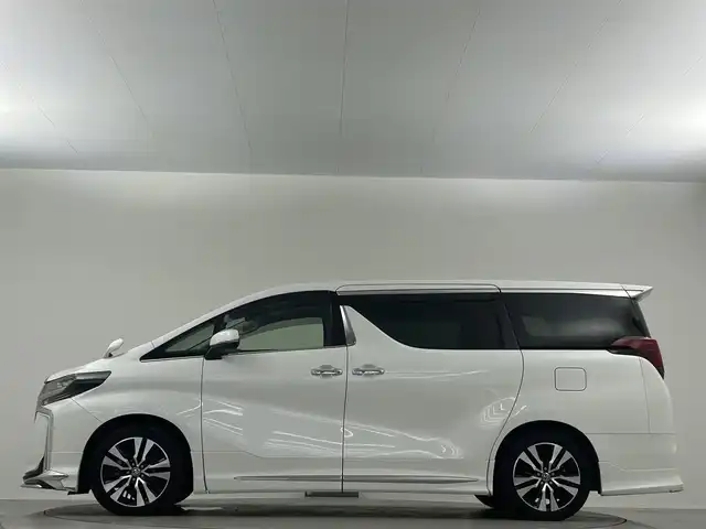 トヨタ アルファード S Cパッケージ 埼玉県 2022(令4)年 3.7万km ホワイトパールクリスタルシャイン フルモデリスタ　サンルーフ　後席モニター　純正ナビ　ＣＤ／ＤＶＤ　Ｂｌｕｅｔｏｏｔｈ　温シート　冷シート　両側パワースライドドア　オットマン　ＢＳＭ　液晶ミラー 電動リアゲート パワーシート