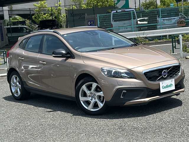 ボルボ Ｖ４０ クロスカントリー T4 ノルディック 東京都 2014(平26)年 4.2万km ロウカッパーM ワンオーナー/フルセグテレビ/バックカメラ/アイドリングストップ/プッシュスタート/クルーズコントロール/ETC/カーテンエアバック/ルーフレール