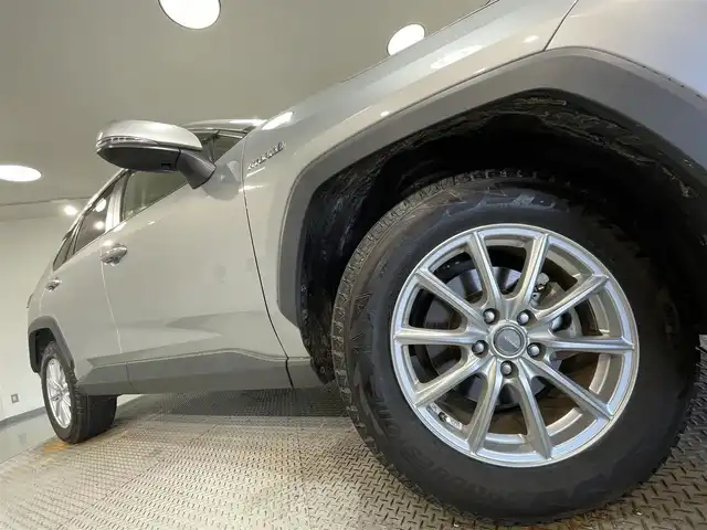 トヨタ ＲＡＶ４ ハイブリッドG 愛知県 2019(令1)年 3.5万km シルバーメタリック 純正９インチナビ/衝突軽減ブレーキ/レーントレーシングアシスト/ブラインドスポットモニター/クリアランスソナー/先行車発進告知/レーダークルーズコントロール/パワーバックドア/シートヒーター/シートメモリー/ビルトインＥＴＣ２．０/バックカメラ/ハンドルヒーター/ドライブレコーダー/デジタルインナーミラー/純正フロアマット/オートハイビーム