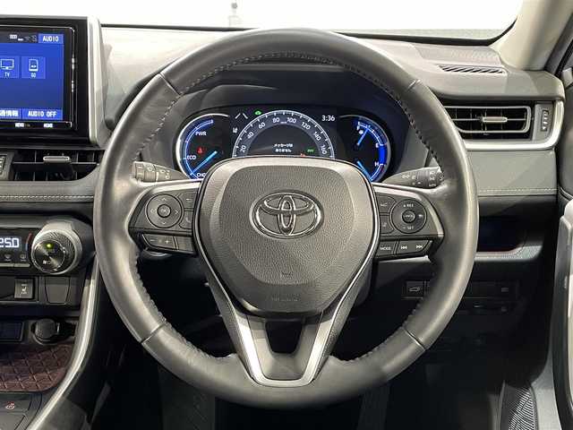 トヨタ ＲＡＶ４ ハイブリッドG 愛知県 2019(令1)年 3.5万km シルバーメタリック 純正９インチナビ/衝突軽減ブレーキ/レーントレーシングアシスト/ブラインドスポットモニター/クリアランスソナー/先行車発進告知/レーダークルーズコントロール/パワーバックドア/シートヒーター/シートメモリー/ビルトインＥＴＣ２．０/バックカメラ/ハンドルヒーター/ドライブレコーダー/デジタルインナーミラー/純正フロアマット/オートハイビーム