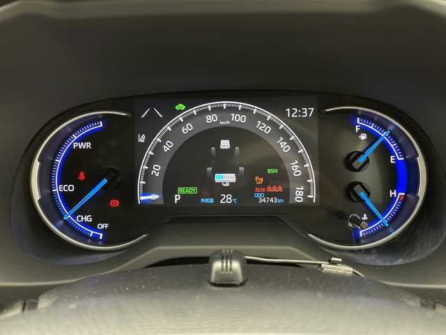 トヨタ ＲＡＶ４ ハイブリッドG 千葉県 2019(令1)年 3.5万km シルバーメタリック 衝突被害軽減システム/レーンキープアシスト/ブラインドスポットモニター/レーダークルーズコントロール/デジタルインナーミラー/純正9インチSDナビ（NSZT-Y68T）/　（Bluetooth/CD/フルセグTV）/バックカメラ/純正ビルトインETC2.0/ドライブレコーダー（前方のみ）/アイドリングストップ/MTモード付AT/100V充電/パワーステアリング/ステアリングヒーター/パワーシート（D席）/シートヒーター（D/N席）/純正フロアマット/電格ミラー/純正サイドバイザー/オートハイビーム/LEDヘッドライト/フォグランプ/社外17インチアルミホイール