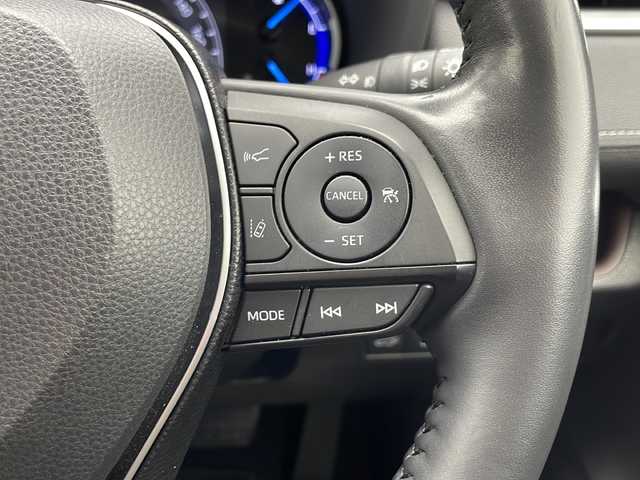トヨタ ＲＡＶ４ ハイブリッドG 千葉県 2019(令1)年 3.5万km シルバーメタリック 衝突被害軽減システム/レーンキープアシスト/ブラインドスポットモニター/レーダークルーズコントロール/デジタルインナーミラー/純正9インチSDナビ（NSZT-Y68T）/　（Bluetooth/CD/フルセグTV）/バックカメラ/純正ビルトインETC2.0/ドライブレコーダー（前方のみ）/アイドリングストップ/MTモード付AT/100V充電/パワーステアリング/ステアリングヒーター/パワーシート（D席）/シートヒーター（D/N席）/純正フロアマット/電格ミラー/純正サイドバイザー/オートハイビーム/LEDヘッドライト/フォグランプ/社外17インチアルミホイール