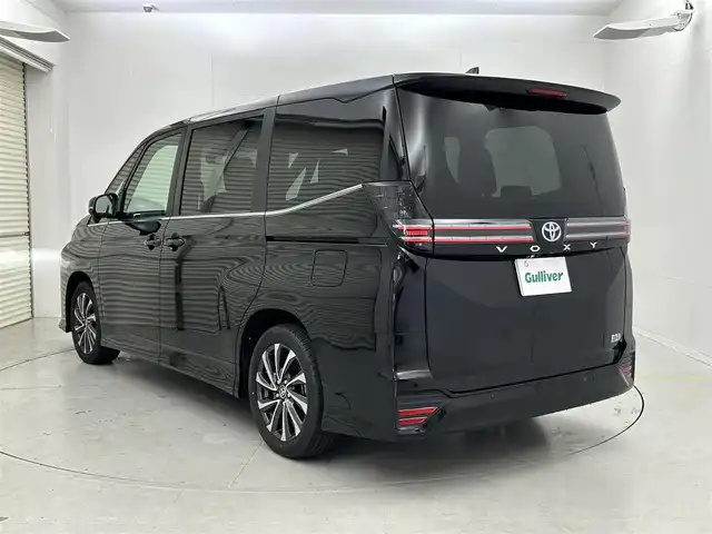 トヨタ ヴォクシー ハイブリッド S－Z 茨城県 2025(令7)年 0.1万km未満 アティチュードブラックマイカ 登録済未使用車/純正10.5型DA/フルセグ/CD/DVDデッキ/バックカメラ/快適利便パッケージ/衝突被害軽減ブレーキ/車線逸脱抑制装置/レーダークルーズコントロール/オートマチックハイビーム/クリアランスソナー/両側電動スライドドア/AC100V/ETC2.0/シートヒーター/ステアリングヒーター/純正17インチAW/LEDヘッドライト/スマートキー