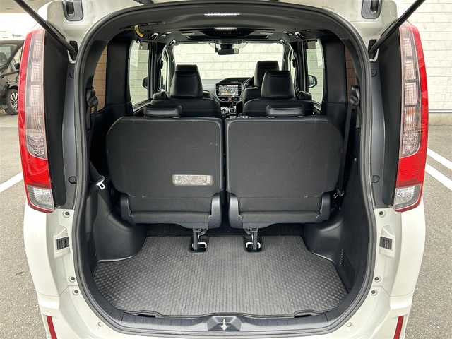 トヨタ エスクァイア Gi ブラックテーラード 福岡県 2016(平28)年 5.2万km ホワイトパールクリスタルシャイン 純正10型SDナビ（フルセグTV/CD/DVD/BT）バックモニターダブルサンルーフトヨタセーフティーセンスクルコンETCモデリスタ両側パワスラ純正フロアマットスマートキープッシュスタート