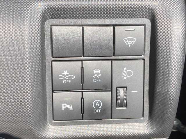 トヨタ ライズ G 青森県 2020(令2)年 4.3万km ブラックマイカメタリック ・4WD/・純正ナビ/・FM/AM/Bluetooth/CD/・寒冷地仕様/・衝突軽減装置/・レーンキープアシスト/・横滑り抑制装置/・コーナーセンサー/・スマートキー/・アイドリングストップ/・前席シートヒーター/・USBソケット/・純正LEDヘッドライト/・ETC/・オートライト/・オートハイビーム/・プッシュスタート/・ワイパーデアイサー/・ステアリングリモコン/・純正フロアマット/・MT付AT/・純正AW16インチ装着