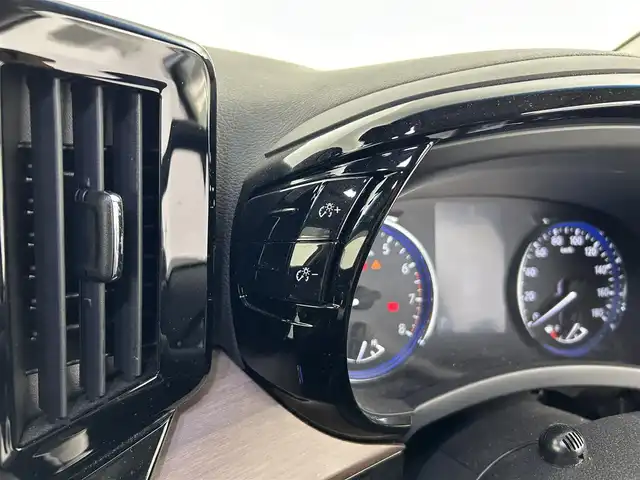 日産 エルグランド 250HWS S アーバンクロム 愛知県 2023(令5)年 3.4万km 黒 360°セーフティアシスト/　・インテリジェント FCW/　・インテリジェント BSI/　・ハイビームアシスト/　・インテリジェントエマージョンブレーキ/　・踏み間違い衝突防止アシスト/　・インテリジェントクルーズコントロール/　・インテリジェントアラウンドビューモニター/　・RCTA（後退時車両検知警報）/　・インテリジェントLI+LDW/　・標識検知機能/ステアリングスイッチ＋日産オリジナルナビゲーション取付パッケージ/ワンタッチスライドドア＋リモコンオートバックドア/ISOFIX対応/純正10インチナビゲーションシステム/　（Bluetooth/CD/DVD/Blu-ray/フルセグTV/HDMI）/本革・木目調ステアリング/ハーフレザーシート/電動リアゲード/ドライブレコーダー/純正LEDライト/フォグランプ/ドライブレコーダー/オートライト