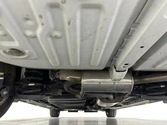 トヨタ ヴォクシー ZS 煌 佐賀県 2015(平27)年 7.3万km ホワイトパールクリスタルシャイン 社外7型ナビ/Bluetooth/CD/DVD/フルセグTV/フリップダウンモニター/バックカメラ/オートライト/横滑り防止/両側電動スライドドア/LEDヘッドライト/フォグランプ/ETC/ドアバイザー/純正16インチアルミホイール/スマートキー/プッシュスタート/リアサンシェード
