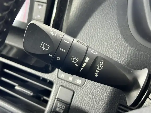 トヨタ ヴォクシー ZS 煌 佐賀県 2015(平27)年 7.3万km ホワイトパールクリスタルシャイン 社外7型ナビ/Bluetooth/CD/DVD/フルセグTV/フリップダウンモニター/バックカメラ/オートライト/横滑り防止/両側電動スライドドア/LEDヘッドライト/フォグランプ/ETC/ドアバイザー/純正16インチアルミホイール/スマートキー/プッシュスタート/リアサンシェード
