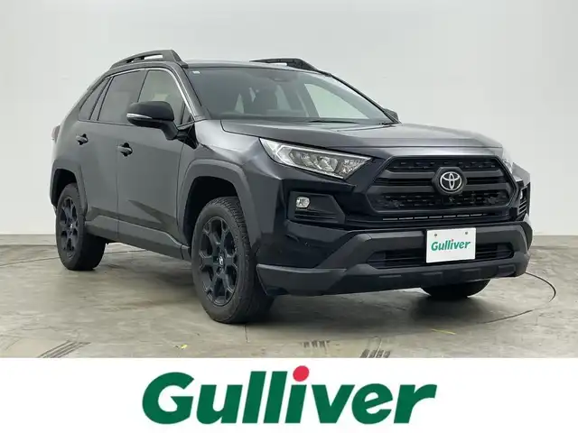 トヨタ ＲＡＶ４ アドベンチャー オフロードPKGⅡ 岡山県 2023(令5)年 3.2万km アティチュードブラックマイカ 純正10.5インチディスプレイオーディオ/【ナビ/フルセグTV/Bluetooth/USB/Carplay】/パノラミックビューモニター/ブラインドスポットモニター/レーダークルーズコントロール/ステアリングヒーター/合皮シート/前席シートヒーター/前席エアシート/運転席パワーシート/LEDヘッドライト/LEDフォグランプ/前後コーナーセンサー/ルーフレール/オートブレーキホールド/ビルトインETC2.0