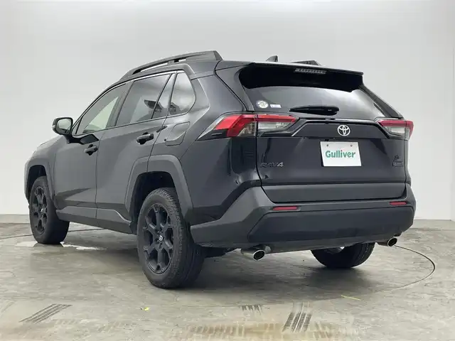 トヨタ ＲＡＶ４ アドベンチャー オフロードPKGⅡ 岡山県 2023(令5)年 3.2万km アティチュードブラックマイカ 純正10.5インチディスプレイオーディオ/【ナビ/フルセグTV/Bluetooth/USB/Carplay】/パノラミックビューモニター/ブラインドスポットモニター/レーダークルーズコントロール/ステアリングヒーター/合皮シート/前席シートヒーター/前席エアシート/運転席パワーシート/LEDヘッドライト/LEDフォグランプ/前後コーナーセンサー/ルーフレール/オートブレーキホールド/ビルトインETC2.0