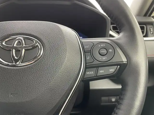トヨタ ＲＡＶ４ アドベンチャー オフロードPKGⅡ 岡山県 2023(令5)年 3.2万km アティチュードブラックマイカ 純正10.5インチディスプレイオーディオ/【ナビ/フルセグTV/Bluetooth/USB/Carplay】/パノラミックビューモニター/ブラインドスポットモニター/レーダークルーズコントロール/ステアリングヒーター/合皮シート/前席シートヒーター/前席エアシート/運転席パワーシート/LEDヘッドライト/LEDフォグランプ/前後コーナーセンサー/ルーフレール/オートブレーキホールド/ビルトインETC2.0