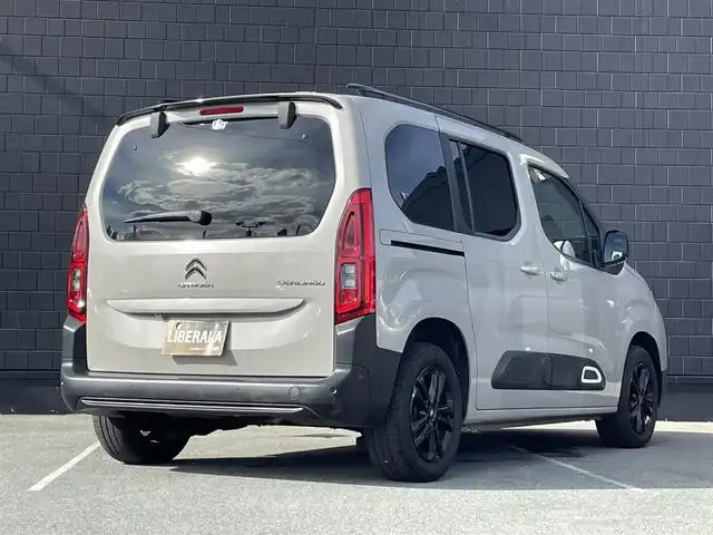 シトロエン ベルランゴ シャイン 三重県 2021(令3)年 3.2万km サーブル ワンオーナー車/マルチパノラマルーフ/純正ディスプレイオーディオ/カープレイ・アンドロイドオート/クルーズコントロール/BSM/LKA/スマートキー/ドライブレコーダー/インテリジェントハイビーム/バックカメラ　/ETC/純正16インチアルミ