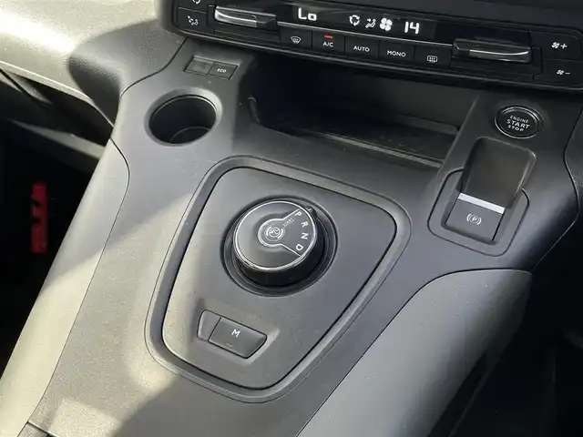 シトロエン ベルランゴ シャイン 三重県 2021(令3)年 3.2万km サーブル ワンオーナー車/マルチパノラマルーフ/純正ディスプレイオーディオ/カープレイ・アンドロイドオート/クルーズコントロール/BSM/LKA/スマートキー/ドライブレコーダー/インテリジェントハイビーム/バックカメラ　/ETC/純正16インチアルミ