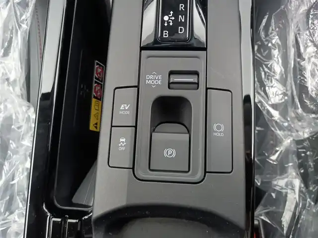トヨタ プリウス Z 愛知県 2023(令5)年 2.8万km プラチナホワイトパールマイカ パノラマルーフ/トヨタチームメイト/トヨタセーフティ/純正ナビ/（Bluetooth/フルセグTV/Apple CarPlay）/全方位カメラ/ブラインドスポットモニター/ETC2.0/パワーシート/シートヒーター/シートクーラー/ステアリングヒーター/純正フロアマット/純正LEDライト/電動リアゲード/純正AW/電動格納ミラー
