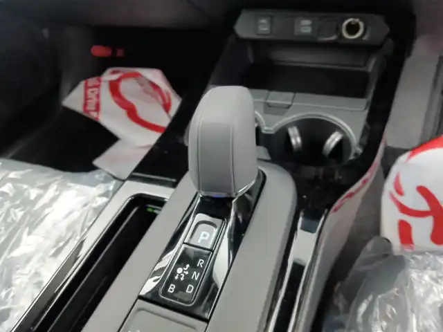 トヨタ プリウス Z 愛知県 2023(令5)年 2.8万km プラチナホワイトパールマイカ パノラマルーフ/トヨタチームメイト/トヨタセーフティ/純正ナビ/（Bluetooth/フルセグTV/Apple CarPlay）/全方位カメラ/ブラインドスポットモニター/ETC2.0/パワーシート/シートヒーター/シートクーラー/ステアリングヒーター/純正フロアマット/純正LEDライト/電動リアゲード/純正AW/電動格納ミラー
