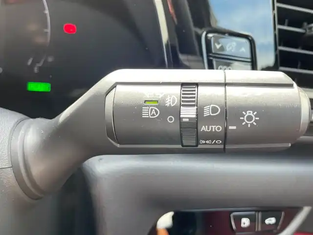 レクサス ＮＸ 350h バージョンL 滋賀県 2023(令5)年 2.5万km ソニッククォーツ サンルーフ/マークレビンソン/純正ナビ/（AM/FM/ミラキャスト/フルセグ/USB/Bluetooth）/赤革シート/運転席・助手席シートヒーター/運転席・助手席ベンチレーション/運転席メモリー付きパワーシート/電子パーキングブレーキ/ブレーキホールド/デジタルインナーミラー/パワーバックドア/全周囲・バックカメラ/ETC/プリクラッシュブレーキアシスト/横滑り防止装置/レーンキープアシスト/車線逸脱抑制/レーダークルーズコントロール/ブラインドスポットモニター/ヘッドアップディスプレイ/革巻きステアリング/ステアリングスイッチ/電動格納ミラー/ミラーヒーター/オートライト/オートハイビーム/LEDヘッドライト/テレビキャンセラー/プッシュスタート/スマートキー/純正ドアバイザー/純正フロアマット/ノーマル/エコ/スポーツ/モード切替