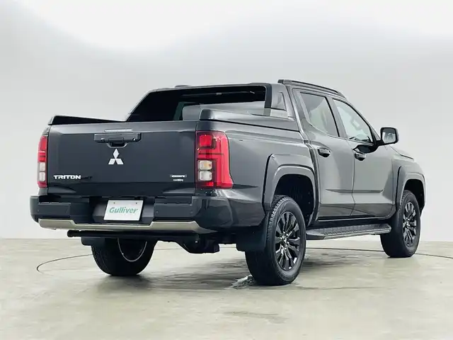 三菱 トライトン GSR 福島県 2024(令6)年 0.6万km ダイヤモンドブラックマイカ ｅ－Ａｓｓｉｓｔ　/・BSM/・標識認識機能/・パーキングセンサー/・レーンキープアシスト/・レーダークルーズコントロール/純正ナビ　/全方位カメラ　/レザーシート　/・パワーシート　/・シートヒーター　/・ステアリングヒーター　/ダウンヒルアシストコントロール　/革巻きステアリング　/・ステアリングスイッチ　/・チルトステアリング/ルーフレール/・サイドステップ/プッシュスタート/・スマートキー/・スペアキー/LEDライト/・オートライト/・フォグライト/純正フロアマット/電動格納ミラー