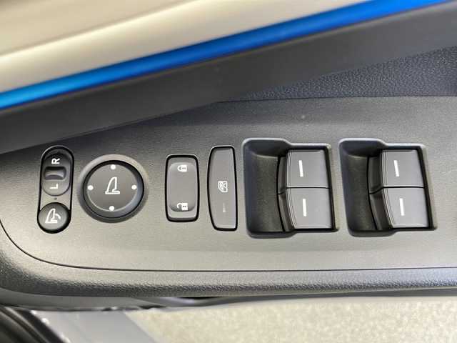 ホンダ ヴェゼル ハイブリッド 長野県 2025(令7)年 0.1千km グレーⅡ 4WD/ワンオーナー/純正メモリーナビ/（FM/AM/USB/Bluetooth/フルセグTV//Apple Car Play/Android Auto）/HONDA SENSING/・衝突軽減ブレーキ/・先行車発進お知らせ機能/・歩行者事故低減ステアリング/・路外逸脱抑制機能/・標識認識機能/速度超過お知らせ機能/・ブラインドスポットインフォメーション/・アダプティブドライビングビーム/・オートハイビーム/・誤発進抑制機能/・車線維持支援システム/・トラフィックジャムアシスト/・渋滞追従機能付アダプティブクルーズコントロール/・ダウンヒルアシストコントロール/W+サイド＆カーテンエアバッグ/熱線フロントガラス/ステアリングヒーター/サイドミラーヒーター/革巻きステアリング/パドルシフト/電子パーキングブレーキ/オートホールド/アイドリングストップ/電動リアゲート/ハーフレザーシート/D+N席シートヒーター/LEDヘッドライト/純正18インチアルミ/ビルトインETC2.0/ワイヤレススマホ充電/TYPE-C充電/保証書/取扱説明書/スペアキー×1