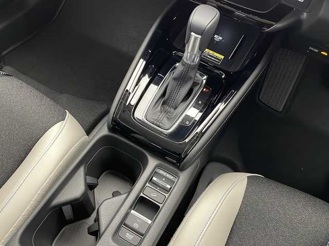 ホンダ ヴェゼル ハイブリッド 長野県 2025(令7)年 0.1千km グレーⅡ 4WD/ワンオーナー/純正メモリーナビ/（FM/AM/USB/Bluetooth/フルセグTV//Apple Car Play/Android Auto）/HONDA SENSING/・衝突軽減ブレーキ/・先行車発進お知らせ機能/・歩行者事故低減ステアリング/・路外逸脱抑制機能/・標識認識機能/速度超過お知らせ機能/・ブラインドスポットインフォメーション/・アダプティブドライビングビーム/・オートハイビーム/・誤発進抑制機能/・車線維持支援システム/・トラフィックジャムアシスト/・渋滞追従機能付アダプティブクルーズコントロール/・ダウンヒルアシストコントロール/W+サイド＆カーテンエアバッグ/熱線フロントガラス/ステアリングヒーター/サイドミラーヒーター/革巻きステアリング/パドルシフト/電子パーキングブレーキ/オートホールド/アイドリングストップ/電動リアゲート/ハーフレザーシート/D+N席シートヒーター/LEDヘッドライト/純正18インチアルミ/ビルトインETC2.0/ワイヤレススマホ充電/TYPE-C充電/保証書/取扱説明書/スペアキー×1