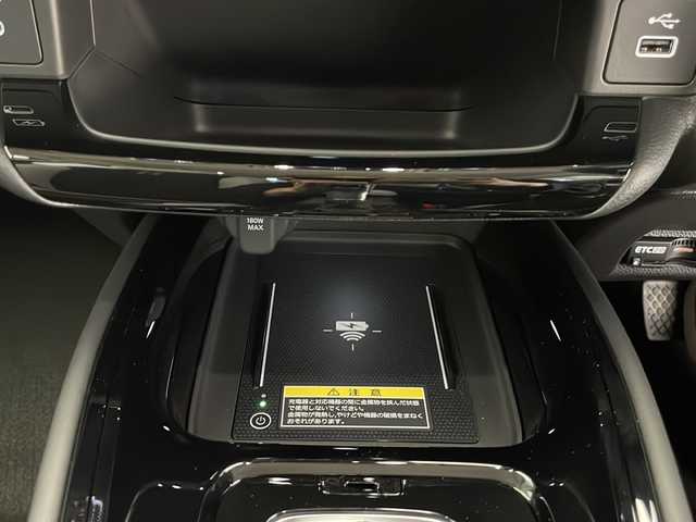 ホンダ ヴェゼル ハイブリッド 長野県 2025(令7)年 0.1千km グレーⅡ 4WD/ワンオーナー/純正メモリーナビ/（FM/AM/USB/Bluetooth/フルセグTV//Apple Car Play/Android Auto）/HONDA SENSING/・衝突軽減ブレーキ/・先行車発進お知らせ機能/・歩行者事故低減ステアリング/・路外逸脱抑制機能/・標識認識機能/速度超過お知らせ機能/・ブラインドスポットインフォメーション/・アダプティブドライビングビーム/・オートハイビーム/・誤発進抑制機能/・車線維持支援システム/・トラフィックジャムアシスト/・渋滞追従機能付アダプティブクルーズコントロール/・ダウンヒルアシストコントロール/W+サイド＆カーテンエアバッグ/熱線フロントガラス/ステアリングヒーター/サイドミラーヒーター/革巻きステアリング/パドルシフト/電子パーキングブレーキ/オートホールド/アイドリングストップ/電動リアゲート/ハーフレザーシート/D+N席シートヒーター/LEDヘッドライト/純正18インチアルミ/ビルトインETC2.0/ワイヤレススマホ充電/TYPE-C充電/保証書/取扱説明書/スペアキー×1