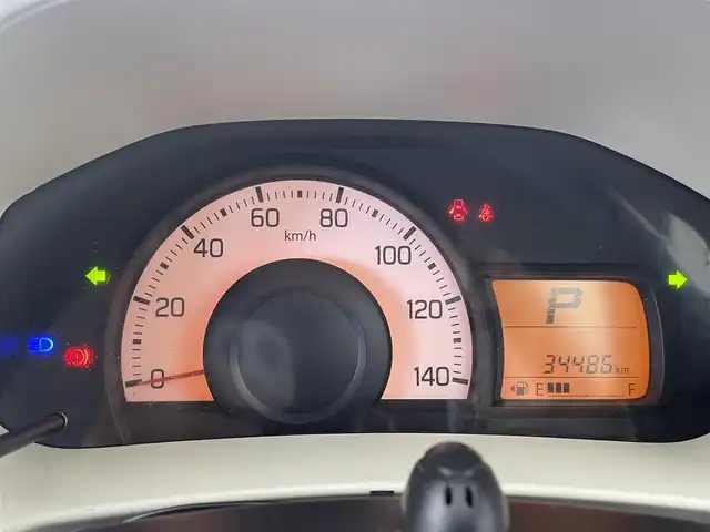 スズキ アルト F 群馬県 2017(平29)年 3.5万km スペリアホワイト 禁煙車　社外ナビ　Ｂｌｕｅｔｏｏｔｈ接続　フルセグ　横滑り防止装置　盗難防止装置　ヘッドライトレベライザー　マニュアルエアコン　純正フロアマット　ドアバイザー　パワーウィンドウ　ＭＴモード付ＡＴ