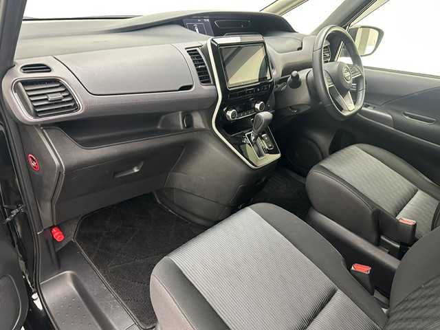 日産 セレナ ハイウェイスター V 兵庫県 2020(令2)年 3.9万km ダイヤモンドブラック ・社外メモリナビ/・アラウンドビューモニター/・前後ドライブレコーダー/・ETC/・両側パワースライドア/・プロパイロット/・エマージェンシーブレーキ/・レーンキープアシスト/・ブラインドスポットモニター/・アクティブクルーズコントロール/・LEDヘッドライト/・LEDフォグランプ/・オートライト/・純正16インチアルミホイール/・コーナーセンサー/・スマートキー/・スペアキー1本/・プッシュスタート