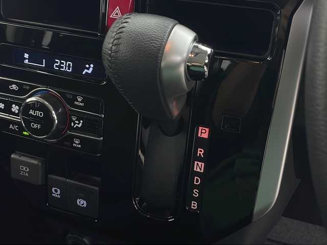 トヨタ ルーミー カスタムG 秋田県 2024(令6)年 1.4万km パールホワイトⅢ 4WD/社外メモリナビ　/フルセグTV/Bluetooth/AM/FM//両側パワースライドドア　/バックカメラ　/寒冷地仕様　/衝突被害軽減システム　/レーダークルーズコントロール　/横滑り防止装置　/LEDヘッドライト　/前後コーナーセンサー　/スペアキー　/ETC/LEDフォグランプ/アイドリングストップ/オートブレーキホールド/スマートキー