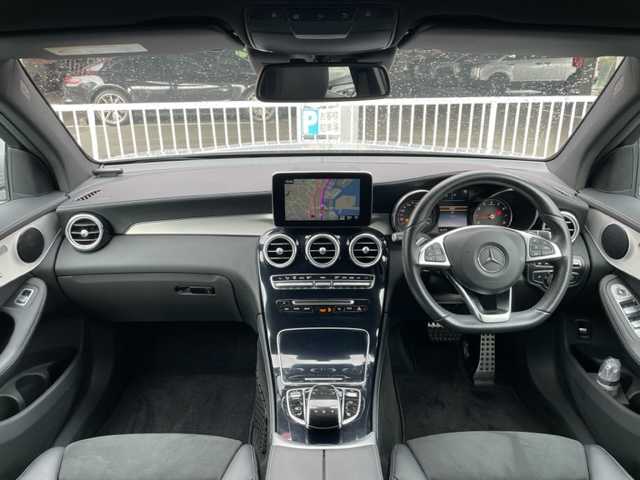 メルセデス・ベンツ ＧＬＣ２５０ 4マチック スポーツ 神奈川県 2016(平28)年 1.9万km イリジウムシルバー ワンオーナー	/純正HDDナビ/・DTV/CD/DVD/MSV/BT		/全方位カメラ/ヘッドアップディスプレィ	/ビルトインETC【DSRC】		/ハーフレザーシート/前席パワーシート（D席メモリー付）		/前席シートヒーター/パワーバックドア/パークトロニック/ルーフレール/純正19インチAW/レーダーセーフティパッケージ	/・ブレーキアシストプラス/・後方衝突警告システム/・アクティブレーンキーピングアシスト/・ディストロニックプラス/アクティブブラインドスポットアシスト/アイドリングストップ/プッシュEgスタート/ストップ/スマートキー×2/オートライト/純正LEDヘッドライト/バックフォグ		/パドルシフト付皮巻きステアリング/ターンランプ付電動格納ドアミラー/純正フロアマット	/取扱説明書　	/新車時保証書