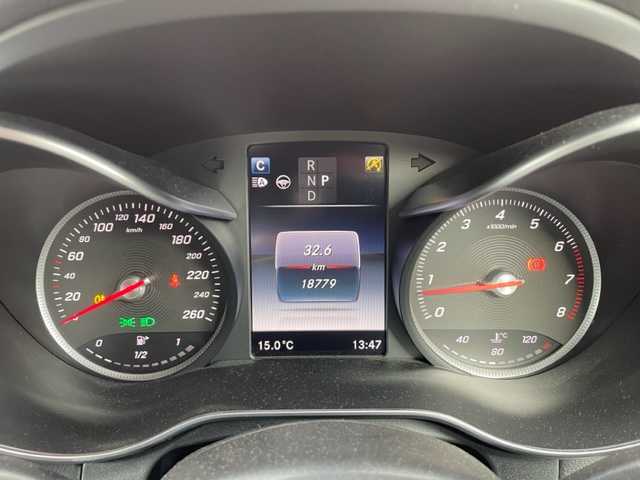 メルセデス・ベンツ ＧＬＣ２５０ 4マチック スポーツ 神奈川県 2016(平28)年 1.9万km イリジウムシルバー ワンオーナー	/純正HDDナビ/・DTV/CD/DVD/MSV/BT		/全方位カメラ/ヘッドアップディスプレィ	/ビルトインETC【DSRC】		/ハーフレザーシート/前席パワーシート（D席メモリー付）		/前席シートヒーター/パワーバックドア/パークトロニック/ルーフレール/純正19インチAW/レーダーセーフティパッケージ	/・ブレーキアシストプラス/・後方衝突警告システム/・アクティブレーンキーピングアシスト/・ディストロニックプラス/アクティブブラインドスポットアシスト/アイドリングストップ/プッシュEgスタート/ストップ/スマートキー×2/オートライト/純正LEDヘッドライト/バックフォグ		/パドルシフト付皮巻きステアリング/ターンランプ付電動格納ドアミラー/純正フロアマット	/取扱説明書　	/新車時保証書