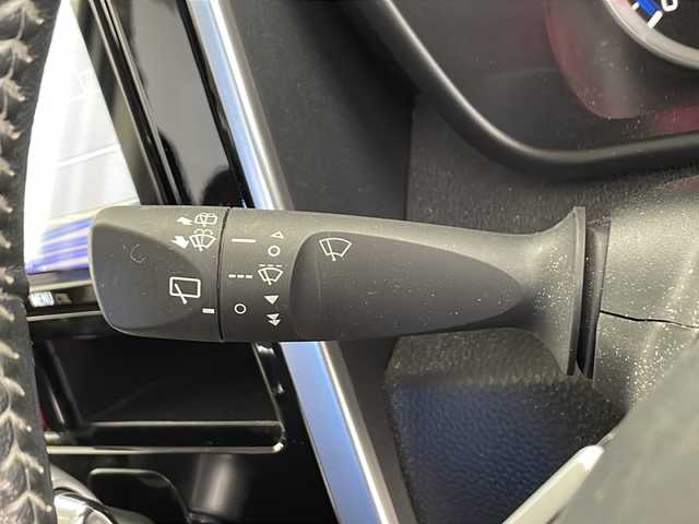 トヨタ ルーミー 千葉県 2021(令3)年 3.5万km パールホワイトⅢ 衝突軽減ブレーキ/レーンキープアシスト/レーダークルーズコントロール/オートマチックハイビーム/純正SDナビ/（フルセグ/Bluetooth/CD/DVD/FM/AM）/バックカメラ/アイドリングストップ/ETC/ドライブレコーダー（前後）/両側パワースライドドア/シートヒーター/LEDヘッドライト/フォグライト/電動格納ミラー/純正フロアマット/純正サイドバイザー/W＋サイド＋カーテンエアバッグ/シートバックテーブル/ロールサンシェード