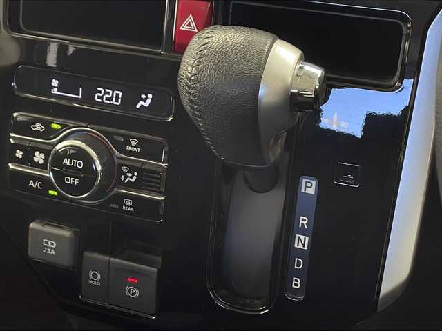 トヨタ ルーミー 千葉県 2021(令3)年 3.5万km パールホワイトⅢ 衝突軽減ブレーキ/レーンキープアシスト/レーダークルーズコントロール/オートマチックハイビーム/純正SDナビ/（フルセグ/Bluetooth/CD/DVD/FM/AM）/バックカメラ/アイドリングストップ/ETC/ドライブレコーダー（前後）/両側パワースライドドア/シートヒーター/LEDヘッドライト/フォグライト/電動格納ミラー/純正フロアマット/純正サイドバイザー/W＋サイド＋カーテンエアバッグ/シートバックテーブル/ロールサンシェード