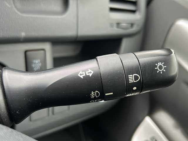 トヨタ ヴォクシー Z 栃木県 2009(平21)年 7.9万km ブラック 社外メモリナビ/品番:AVN-LS01W/Bluetooth/CD/DVD/フルセグTV/バックカメラ/盗難防止装置/ETC/ウィンカーミラー/ドアバイザー/両側パワースライドドア/HIDヘッドライト/フォグランプ/プッシュスタート/スマートキー/純正アルミホイール/純正フロアマット