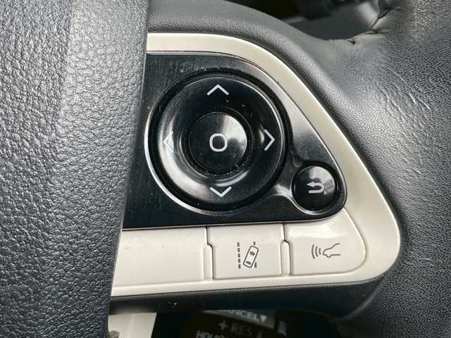 トヨタ プリウス A ツーリングセレクション 福島県 2017(平29)年 4.9万km 赤 純正ナビ（CD・DVD・BT・フルセグTV）/純正アルミホイール/純正フロアマット/ドライブレコーダー/レーダークルーズコントロール/衝突被害軽減ブレーキ/オートマチックハイビーム/盗難防止装置/横滑り防止装置/ETC/AAC/バックカメラ/レザーシート/シートヒーター