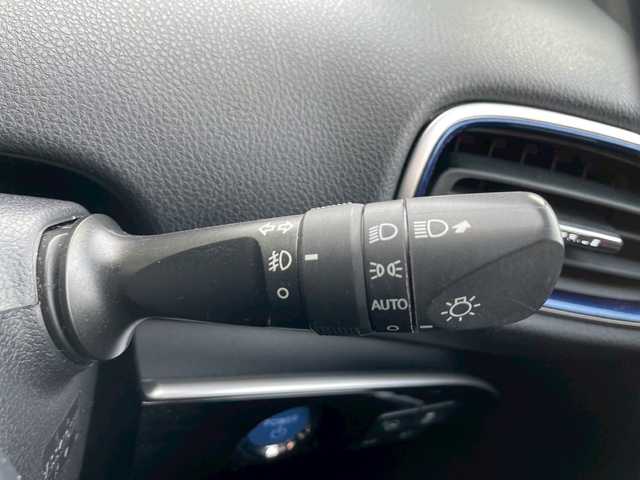 トヨタ プリウス A ツーリングセレクション 福島県 2017(平29)年 4.9万km 赤 純正ナビ（CD・DVD・BT・フルセグTV）/純正アルミホイール/純正フロアマット/ドライブレコーダー/レーダークルーズコントロール/衝突被害軽減ブレーキ/オートマチックハイビーム/盗難防止装置/横滑り防止装置/ETC/AAC/バックカメラ/レザーシート/シートヒーター