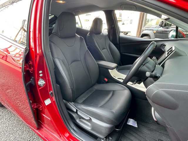 トヨタ プリウス A ツーリングセレクション 福島県 2017(平29)年 4.9万km 赤 純正ナビ（CD・DVD・BT・フルセグTV）/純正アルミホイール/純正フロアマット/ドライブレコーダー/レーダークルーズコントロール/衝突被害軽減ブレーキ/オートマチックハイビーム/盗難防止装置/横滑り防止装置/ETC/AAC/バックカメラ/レザーシート/シートヒーター