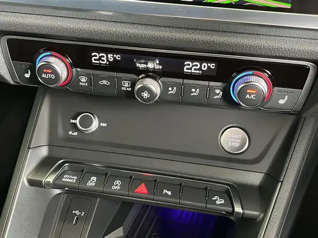 アウディ Ｑ３ SB 35TDIクワトロ Sライン 山形県 2020(令2)年 2.7万km ミトスブラックメタリック 純正ナビ/フルセグTV/AppleCarplay/バーチャルコックピット/電動リアゲート/フットオープナー/コーナーセンサー/Sラインレザーシート/パワーシート/シートヒーター/前後ドライブレコーダー/アダプティブクルーズコントロール/ブラインドスポットモニター/アンビエントライト