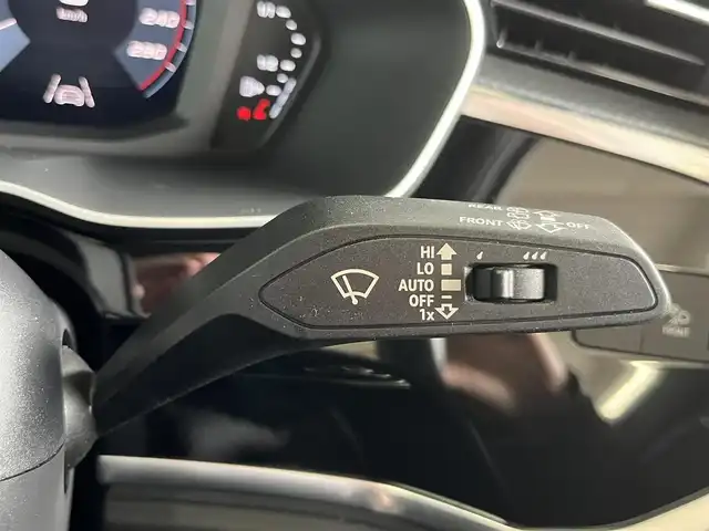 アウディ Ｑ３ SB 35TDIクワトロ Sライン 山形県 2020(令2)年 2.7万km ミトスブラックメタリック 純正ナビ/フルセグTV/AppleCarplay/バーチャルコックピット/電動リアゲート/フットオープナー/コーナーセンサー/Sラインレザーシート/パワーシート/シートヒーター/前後ドライブレコーダー/アダプティブクルーズコントロール/ブラインドスポットモニター/アンビエントライト